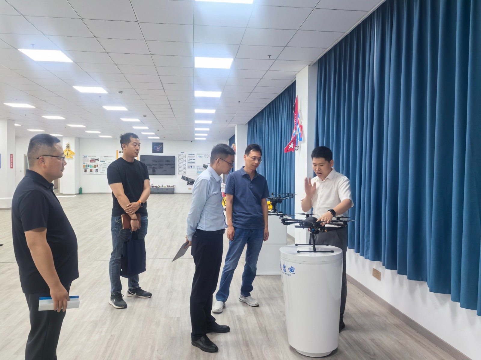 智慧城市学院领导带队赴企业开展专业调研