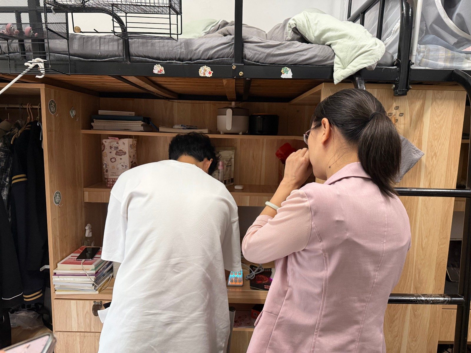 暖心走访进宿舍，关怀相伴启新程——智慧城市学院开展新学期宿舍走访活动