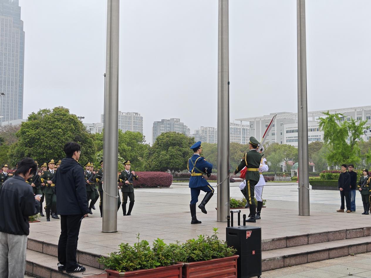 筑牢安全防线，彰显青春担当——智慧城市学院开展全民国家安全教育日系列主题活动